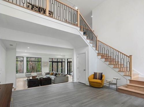 630 Colebrook Ct, Atlanta GA  30327-4710 exterior