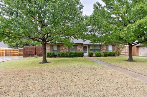 2166 Pueblo Dr, Garland TX  75040-4345 exterior