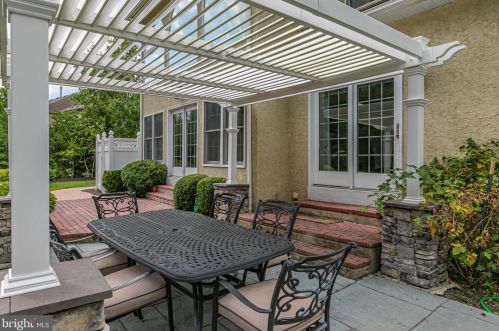 54 Ettl Cir, Princeton NJ  08540-2327 exterior
