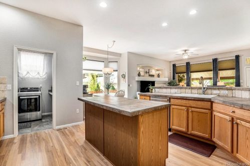 363 Montezuma St, Denver CO  80601-4190 exterior