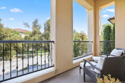 57 Kempton, Irvine CA  92620-2139 exterior