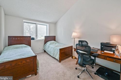 204 Sayre Dr, Princeton NJ  08540-5826 exterior