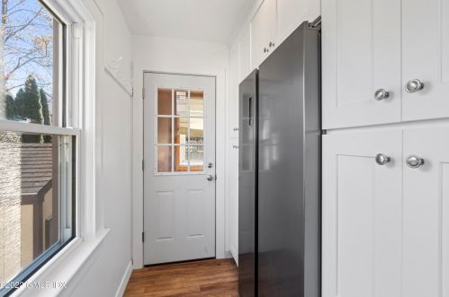 93 Hamilton Ave, Greenwich CT  06830-6102 exterior