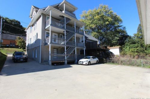 887 Howe Ave, Huntington CT  06484-2319 exterior