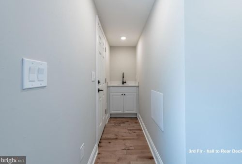 1621 10th St, Philadelphia PA 19148-1132 exterior