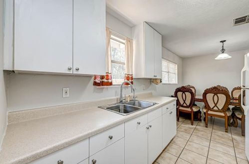 16723 Lk Cir, Conroe TX  77302-5343 exterior