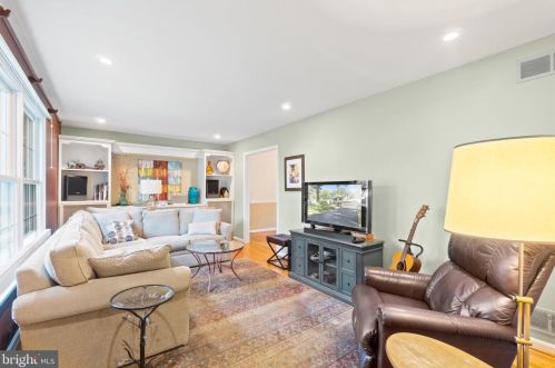 181 Berrywood Dr, Severna Park MD 21146-2030 exterior