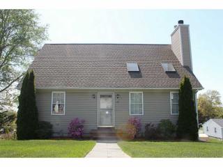 27 Vernon Ave, Bristol, RI 02809-4049