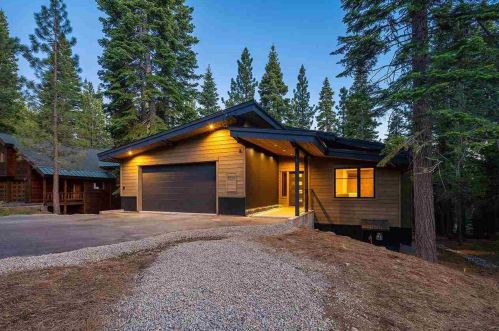 11901 Sitzmark Way, Truckee CA  96161-6139 exterior