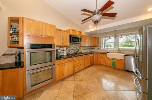 170 Upper Fry Rd, Trenton NJ 08628-2728 exterior