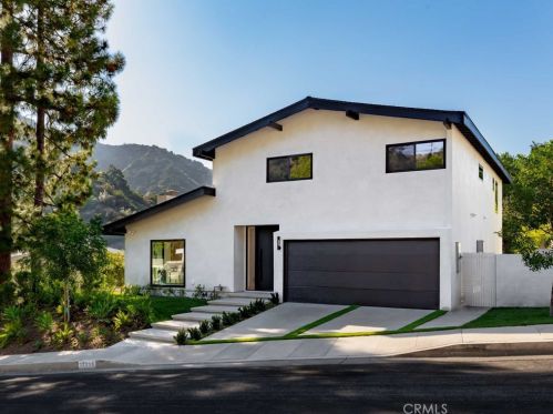 17252 Escalon Dr, Van Nuys CA  91436-4032 exterior