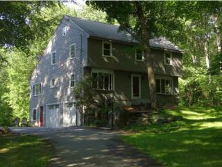 62 Bloody Brook Rd, Hampstead, NH 03841-2124