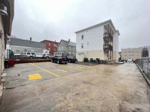89 Chester St, Woonsocket, RI 02895-1311