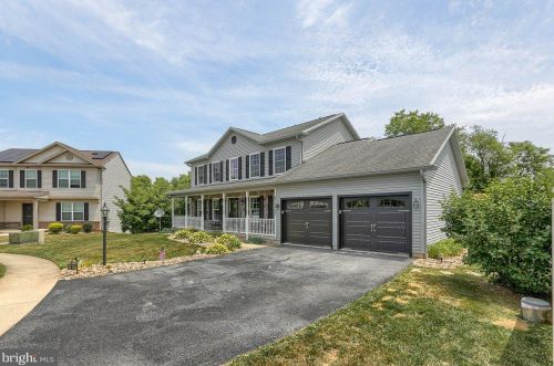 6425 Knapp Dr, Harrisburg, PA 17111-4584