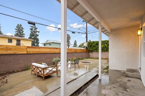 11609 Atkinson Ave, Hawthorne CA  90250-1827 exterior