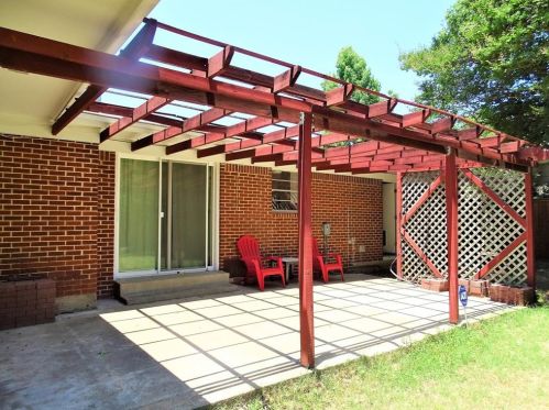 514 Vista Dr, Garland TX  75041-3141 exterior