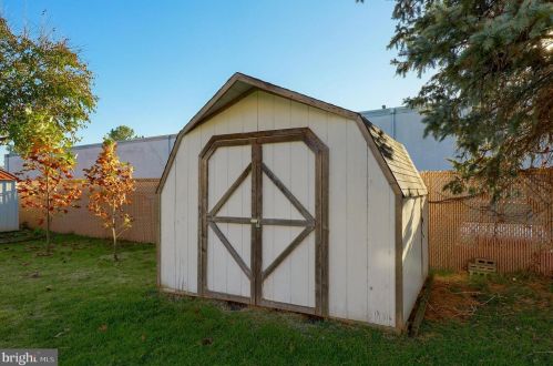 829 Fountain Ave, Lancaster PA 17601-4532 exterior