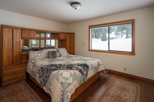14165 Copenhagen Dr, Truckee CA  96161-6634 exterior
