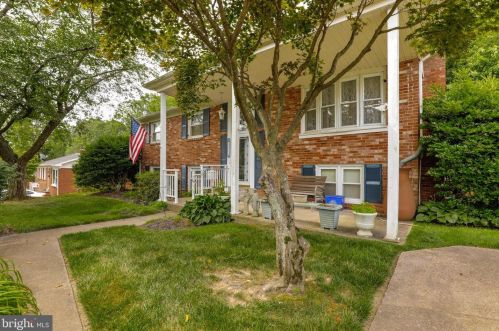 2213 Longview Dr, Woodbridge, VA 22191-2616