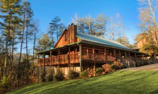1509 Bluff Ridge Rd, Pigeon Forge, TN 37876-2682