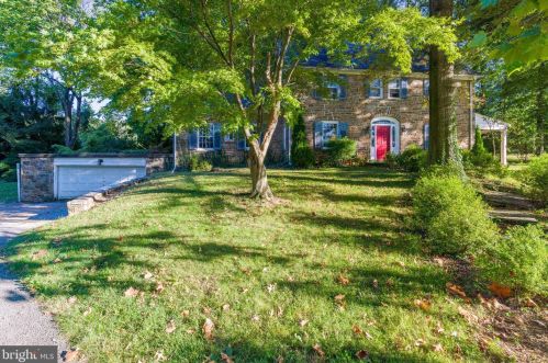 880 Clubhouse Rd, York, PA 17403-4404