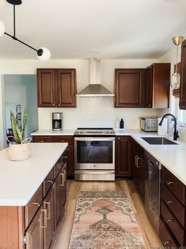 422 River St, Windsor CT  06095-1321 exterior