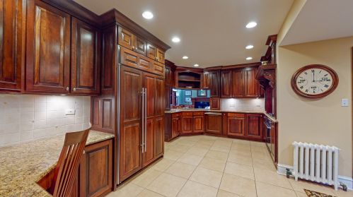 925 Burns Ave, Homewood, IL 60422-1107