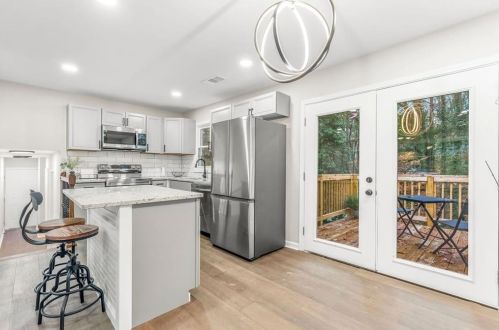 782 Magna Carta Dr, Atlanta GA  30318-6058 exterior