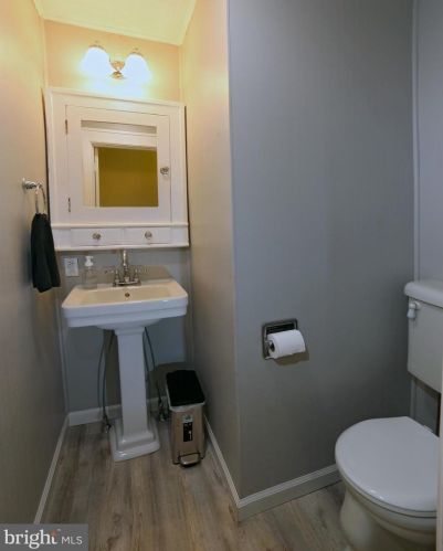 25 Roosevelt Blvd, Lancaster PA  17601-4039 exterior