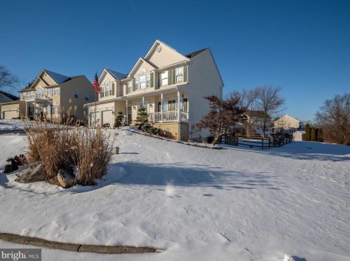 41 Cypress Point Ct, Charles Town WV  25414-3928 exterior