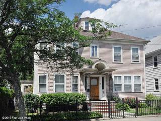 37 Moorefield St, Providence, RI 02909-4815