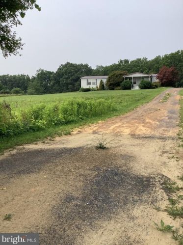 245 Gladiator Way, Hedgesville WV 25427-6578 exterior