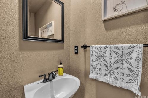 4852 Tower Way, Aurora CO 80015-3208 exterior