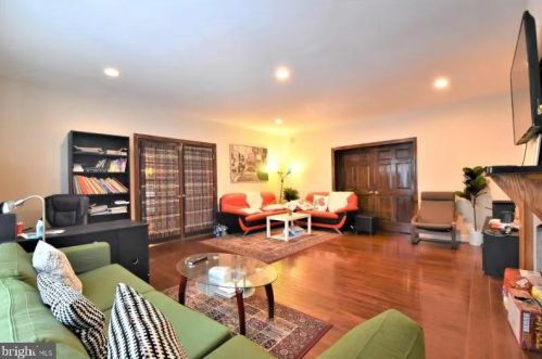 2201 53rd St, Philadelphia PA  19131-2301 exterior