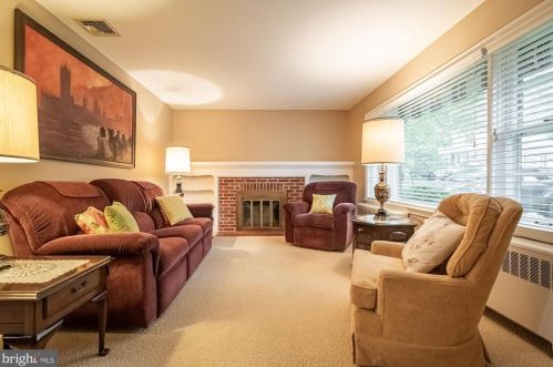 777 Clearmount Rd, York, PA 17403-4123