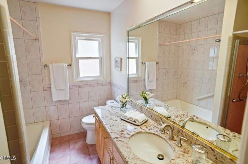 3951 Los Olivos Ln, Glendale CA 91214-1628 exterior