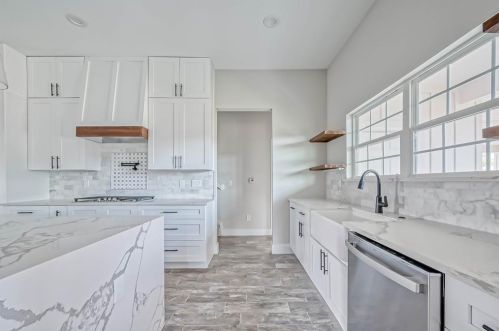 206 Cattle Drive Trl, Angleton TX 77515-9085 exterior