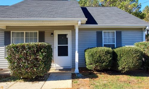 15 Cross Creek Dr, Porterdale, GA 30016-2532