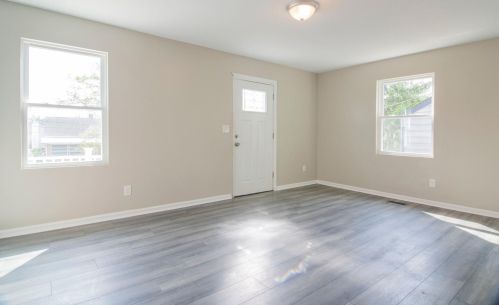 5218 Charloe St, Cincinnati OH  45227-1034 exterior