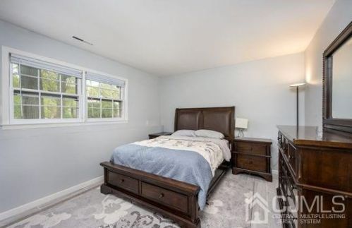 10 Boxwood Rd, Piscataway NJ 08854-5942 exterior