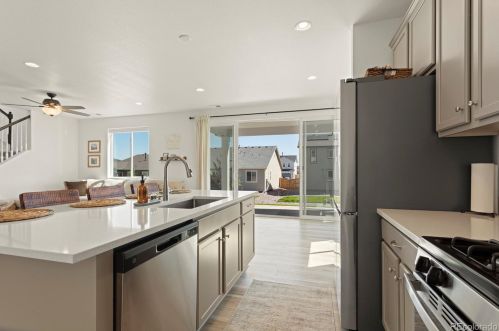 27524 10th Dr, Aurora CO  80018 exterior