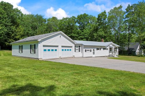 94 Summer St, Lisbon, ME 04252-9730