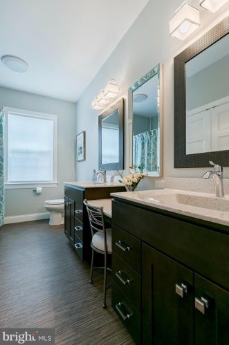 212 Shade Tree Dr, Lancaster PA  17603-5074 exterior