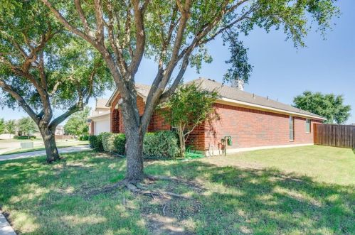 5208 Brookside Dr, Argyle TX  76226-2232 exterior