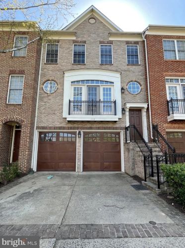 110 Herndon Mill Cir, Herndon VA  20170-4478 exterior