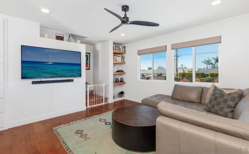 1731 Freda Ln, Cardiff By The Sea CA  92007-1108 exterior