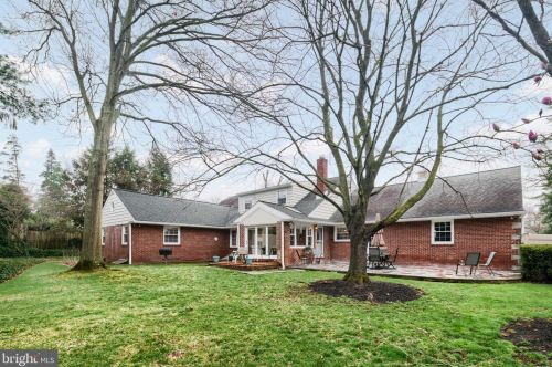 348 Kings Hwy, Tavistock NJ 08033-1205 exterior