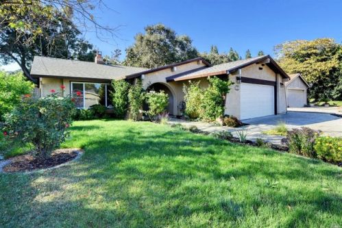 861 Arbor Oaks Dr, Vacaville, CA 95687-5241