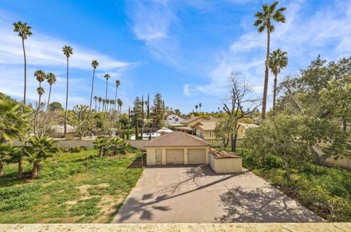 5216 Victoria Ave, Riverside CA  92506-1565 exterior