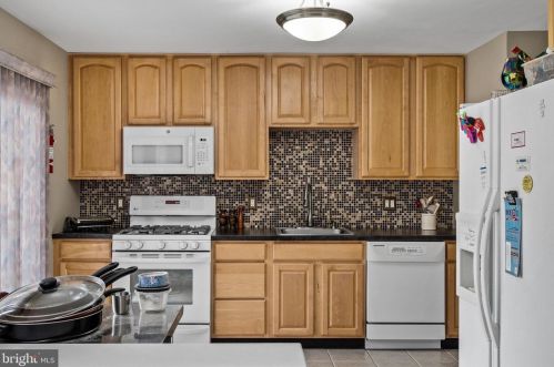 502 Coventry Way, Mount Laurel NJ  08054-6703 exterior